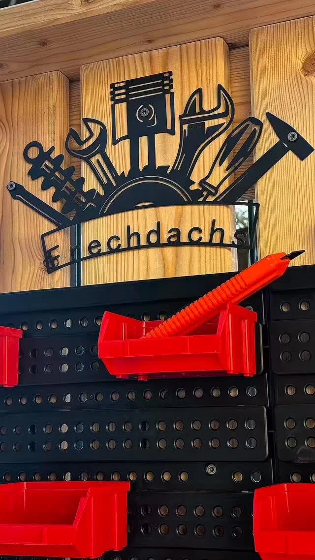 🌟 Wir freuen uns riesig, dass wir der Kita Frechdachs in Friedersdorf eine Werkbank bauen durften! 🎉 Die Kinder haben die Werkbank mit offenen Armen empfangen und können jetzt kreativ werkeln und ihre Ideen verwirklichen. 🛠️✨ Viel Spaß beim Basteln, kleine Handwerker! 💚 #KitaFrechdachs #Werkbank #Kreativität #Kinderhandwerk#sponsor